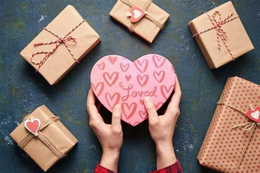 Bí quyết chọn quà "chuẩn gu" con gái - "Cưa đổ" nàng chỉ bằng một món quà