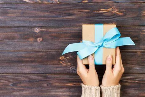 Gợi ý quà tặng sinh nhật cho sếp nữ ý nghĩa và tinh tế