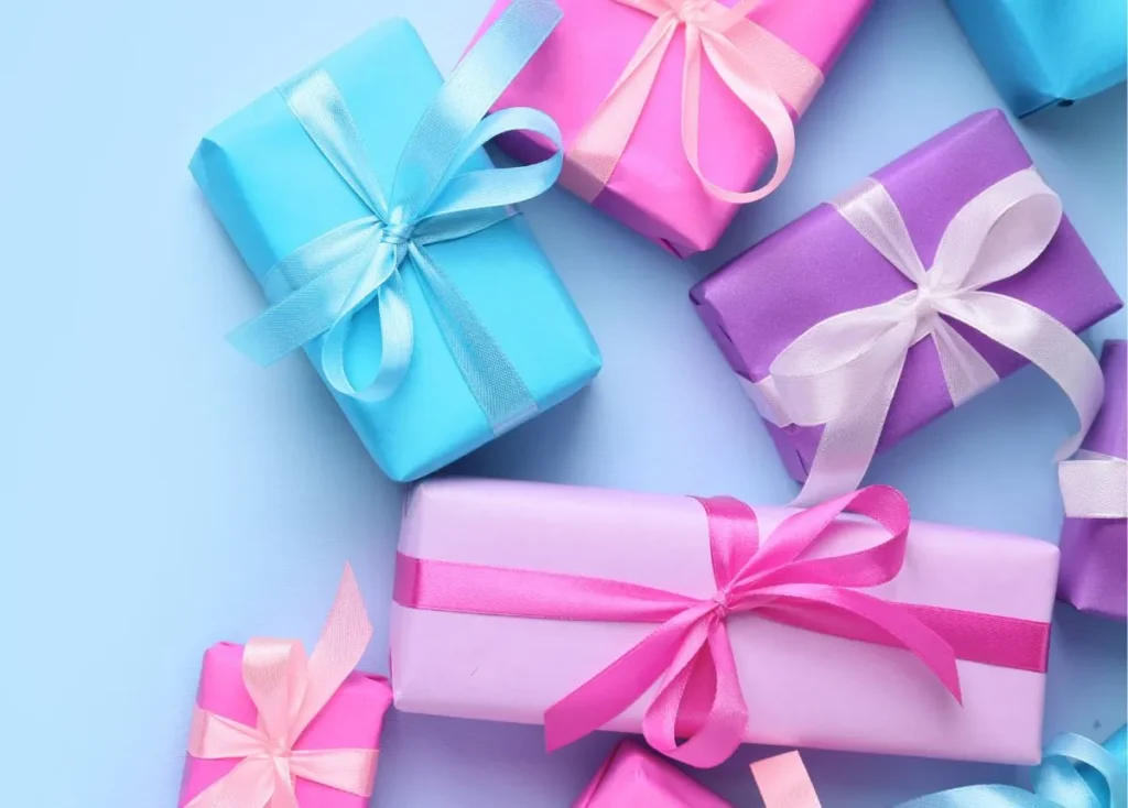 Những lưu ý "nhỏ mà có võ" khi tặng quà kỷ niệm